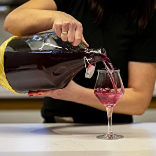 Demižonas Dama 5L su pintu apvalkalu – photo 3
