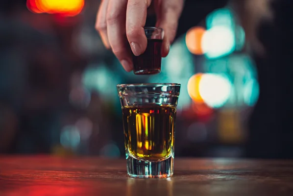 Kokteilis Jägerbomb