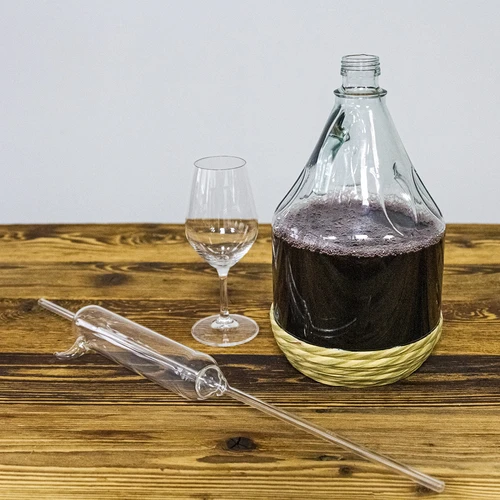 Demižonas Dama 3 l su apsauginiu apvalkalu, su užsukamu dangteliu - 6