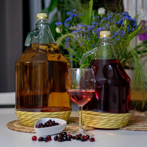 Demižonas Dama 3 l su apsauginiu apvalkalu, su užsukamu dangteliu - 4