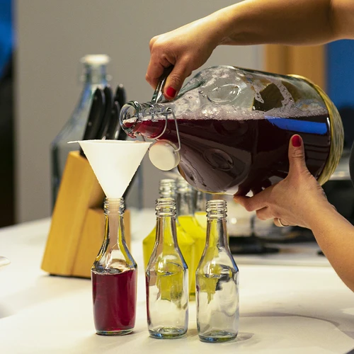 Demižonas Dama 5L su pintu apvalkalu - 4