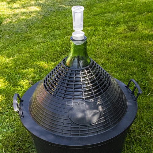 Demižonas vynui 34 L plastikiniame krepšyje - 7