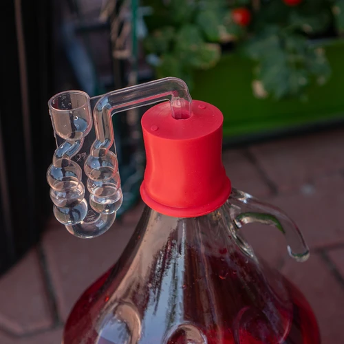 Gaubtas–kamštis balionams ir demižonams – ø 45 mm - 4