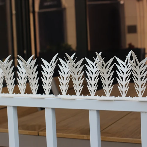 Juostos su spygliais paukščiams atbaidyti, dekoratyvinės, baltos – iš plastiko, 6 vnt. - 10