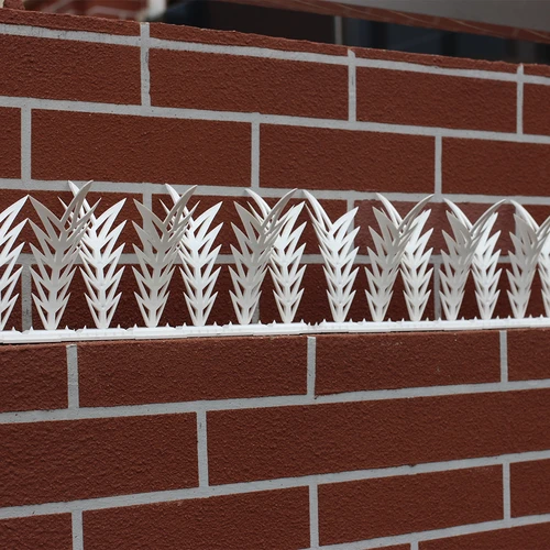 Juostos su spygliais paukščiams atbaidyti, dekoratyvinės, baltos – iš plastiko, 6 vnt. - 12