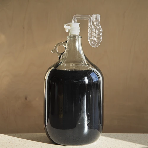 Kamštis balionui fi 26/28 mm su uždarymu - 6