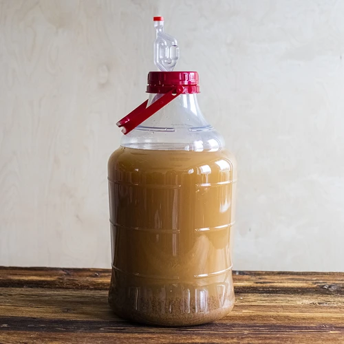 Lengvas, nesudūžtantis vyno demižonas su rankena, 15 l - 12