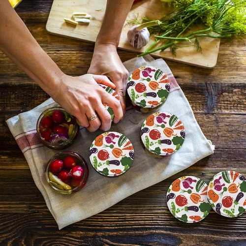 Stiklainis TO 235 ml su spalvotu užsukamu dangteliu fi82 - 6 vnt. - 12