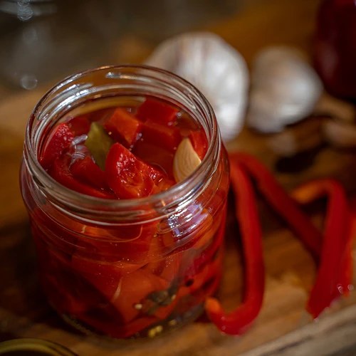 Stiklainis TO 500 ml su auksinės spalvos užsukamu dangteliu fi82/6 – 6 vnt. - 7