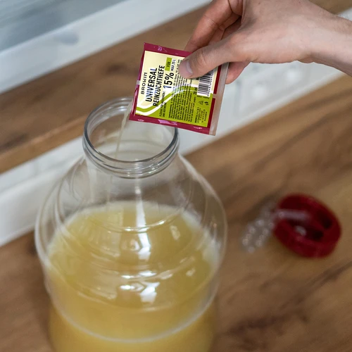 Universalios vyno mielės, 20 ml DE/EN - 2