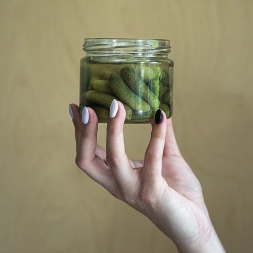 Žemas 330 ml stiklainis - su auksiniu užsukamu dangteliu fi 82/6, 6 vnt. - 8