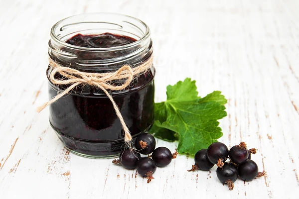 Juodųjų serbentų ir obuolių džemas