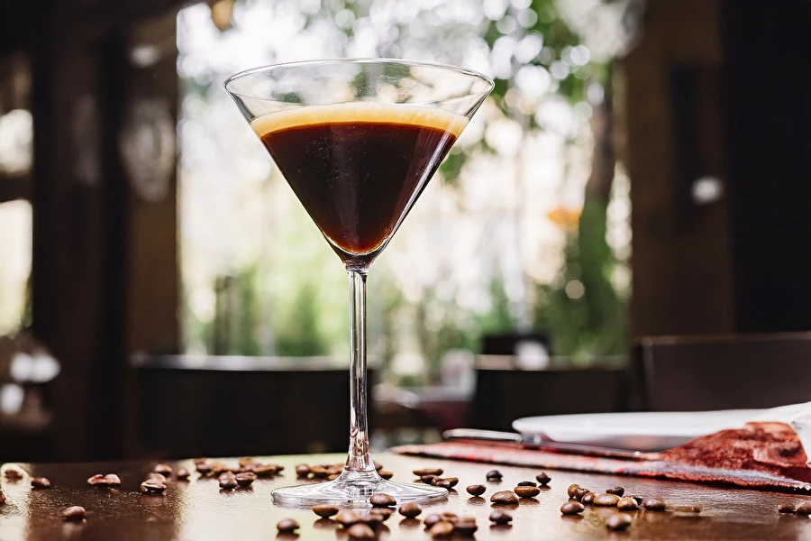 Browin Przepiśnik - Espresso Martini - elegancki drink o kawowym aromacie