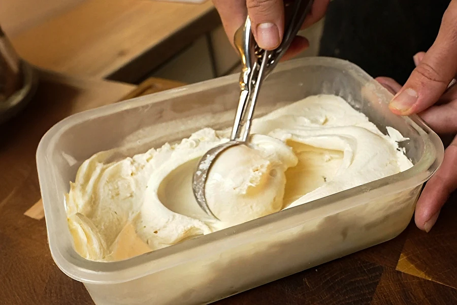 Browin Przepiśnik - Grietininiai ledai su konjako nata