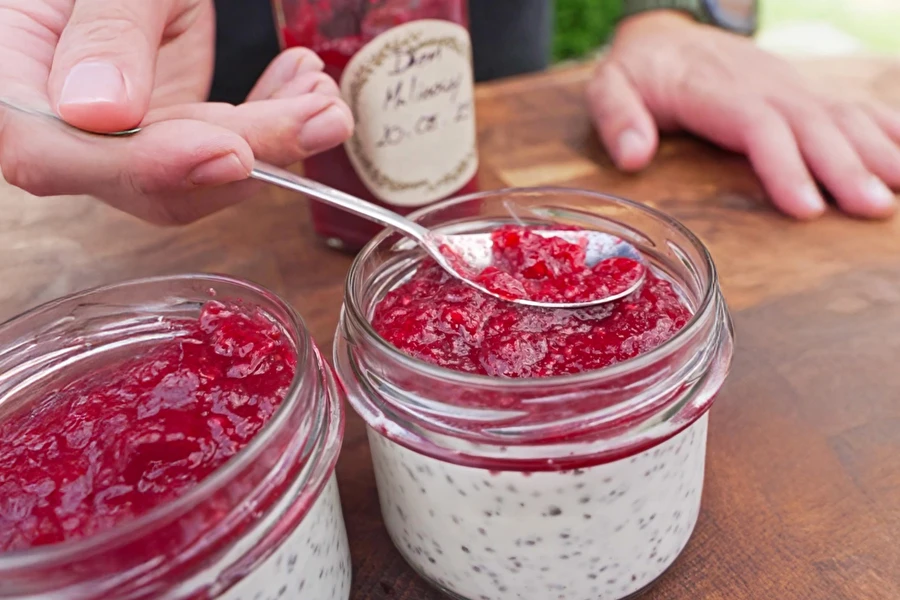 Browin Przepiśnik - Kokosinis chia pudingas su aviečių džemu