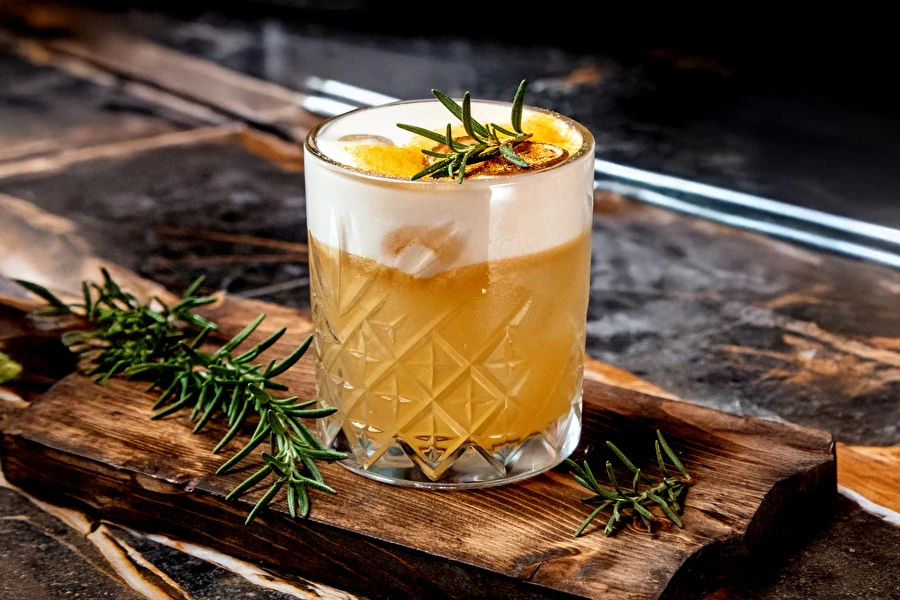 Browin Przepiśnik - Whisky Fire Sour - ryškaus charakterio kokteilis